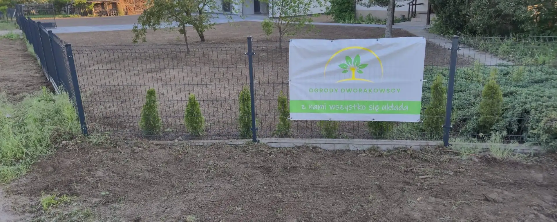 Teren pod nowy ogród – nasz baner na ogrodzeniu